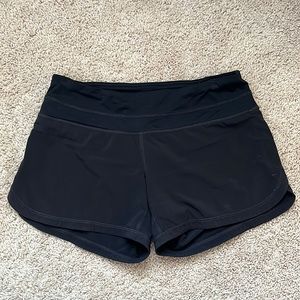 EUC Lululemon Speed Up shorts, black